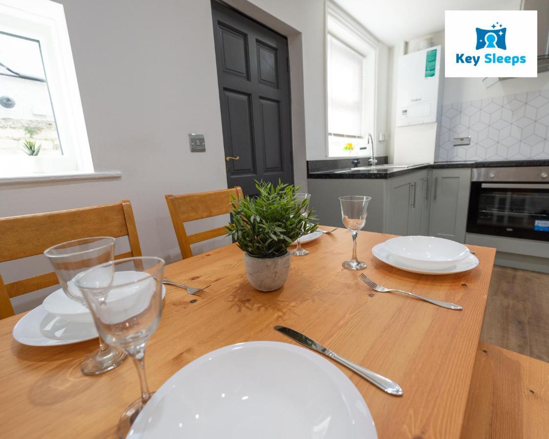 Five Bedroom Spacious Modern House By Keysleeps Short Lets Workington Lake District Beach Exterior photo